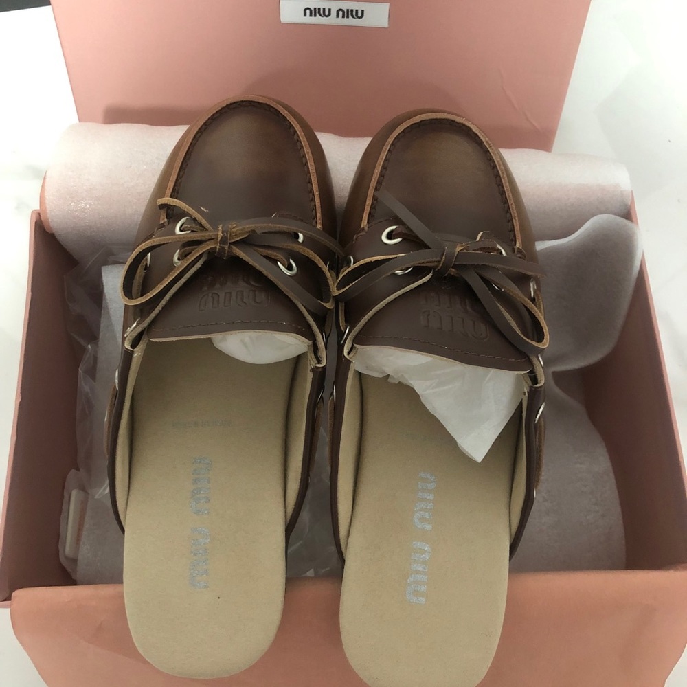 Miu Miu Elegant Bow - detail Leather Mules - Picture 5 of 11